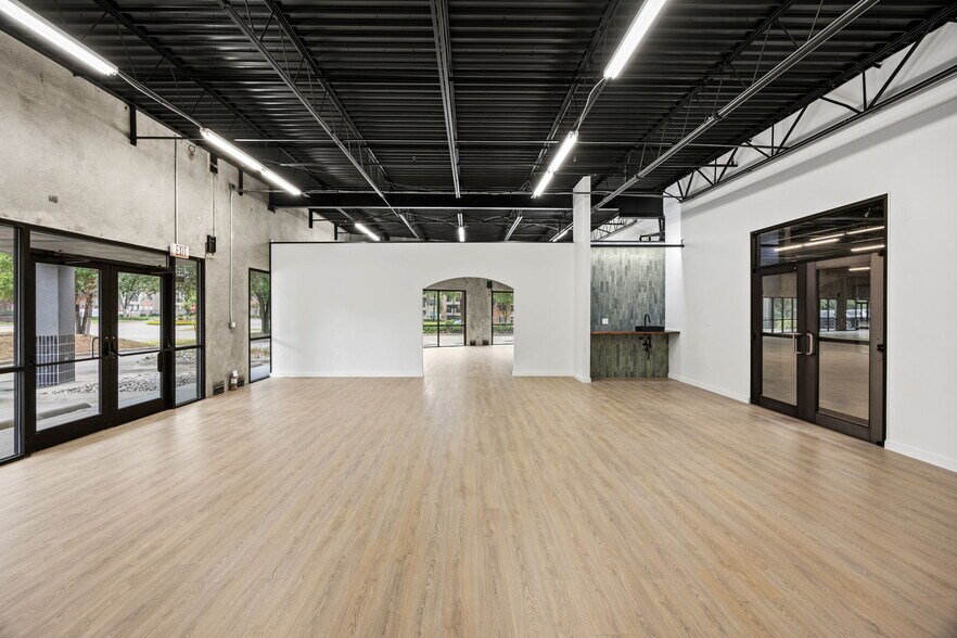 More Photos Of 3033 W Royal Ln, Irving Showroom For Sale