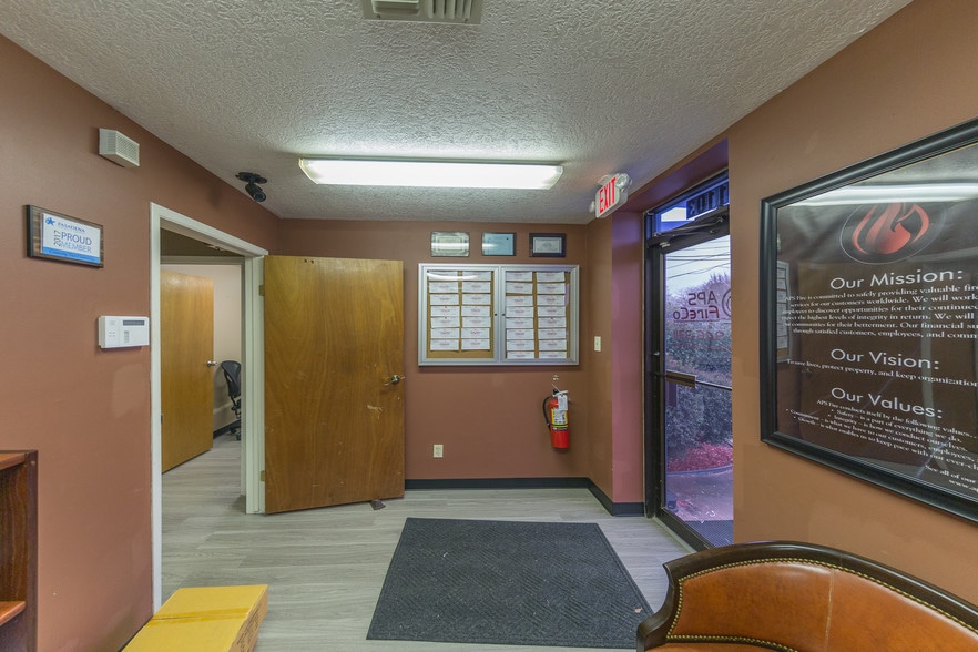 More Photos Of 1103 Center St, Pasadena Warehouse For Sale