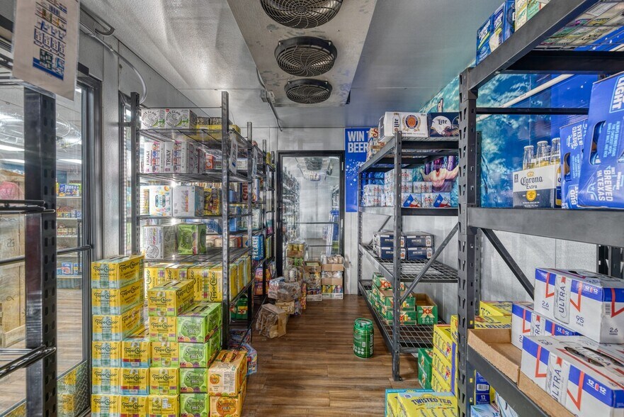 More Photos Of 49 Encino Dr, Concan Convenience Store For Sale