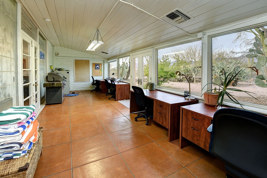 More Photos Of 2751 N Soldier Trl, Tucson Specialty For Sale