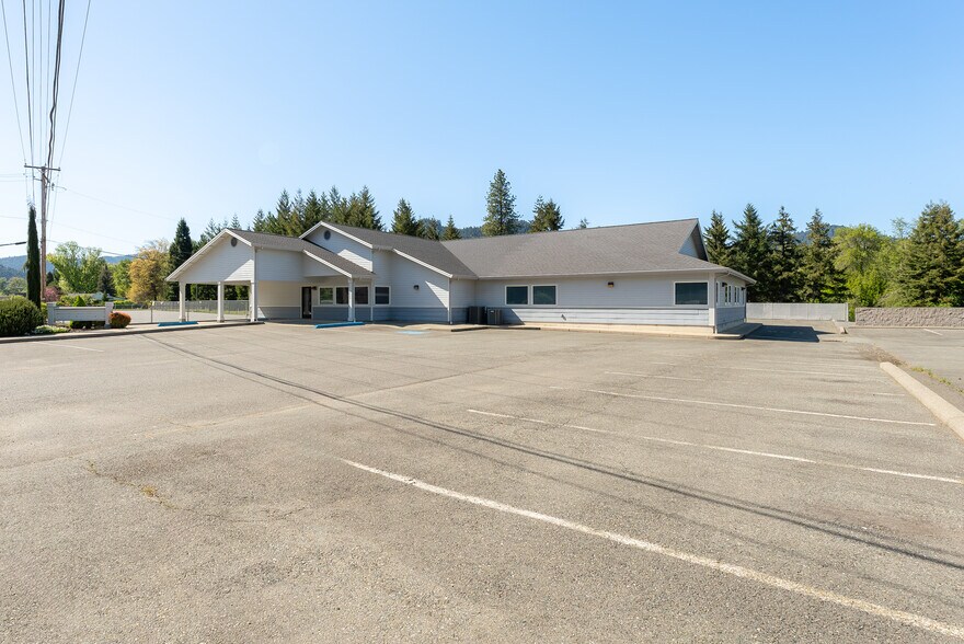 More Photos Of 2665 Glendale Valley Rd, Glendale Office For Sale