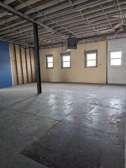 More Photos Of 13-31 New York Ave, Newark Industrial For Sale