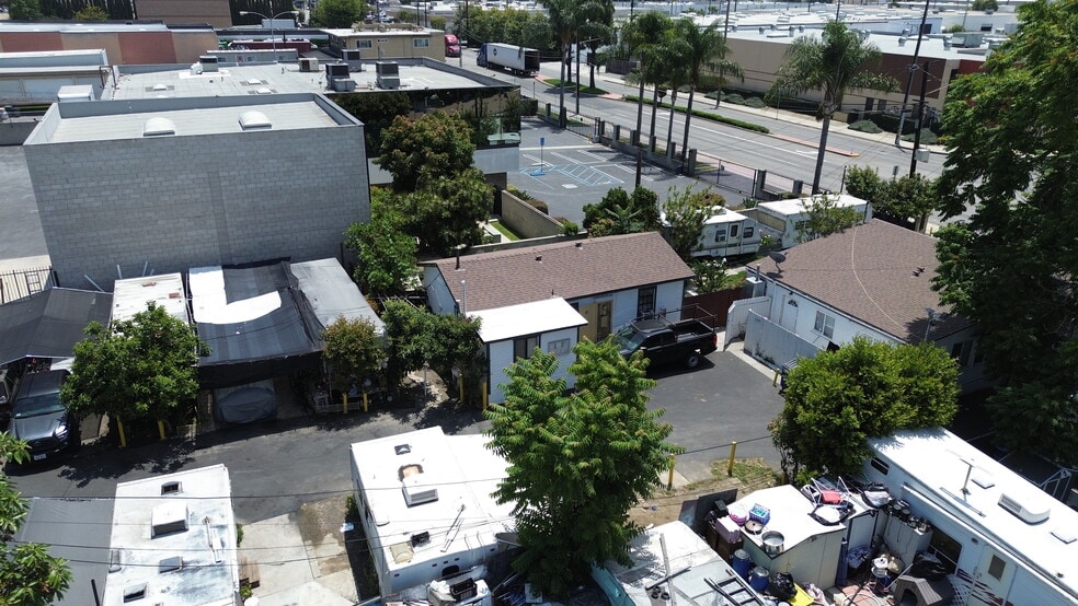 More Photos Of 7233 Somerset Blvd, Paramount Multifamily For Sale