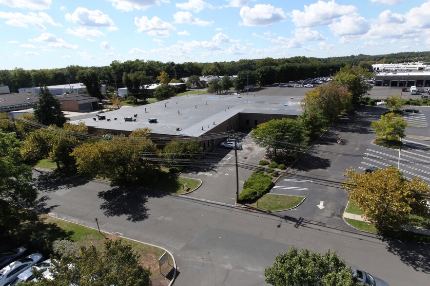 More Photos Of 10 Fadem Rd, Springfield Warehouse For Lease