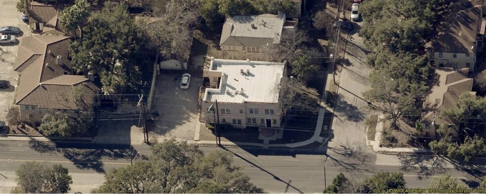 More Photos Of 400 W Lynwood Ave, San Antonio Apartments For Sale