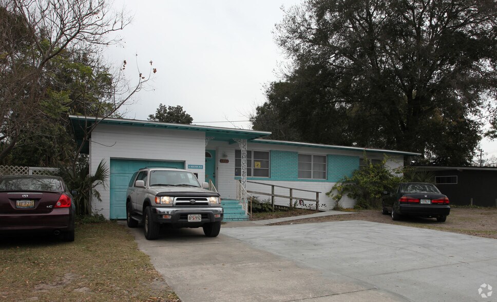 Primary Photo Of 6911 Merrill Rd, Jacksonville Medical For Sale