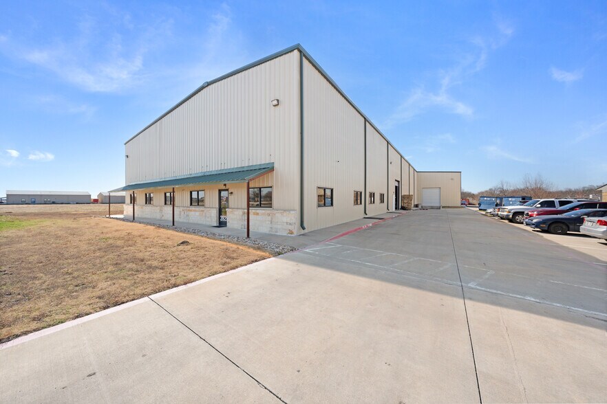 More Photos Of 3925 Ruger Dr, Royse City Distribution For Sale