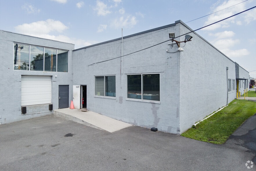 More Photos Of 215 S Newman St, Hackensack Warehouse For Lease
