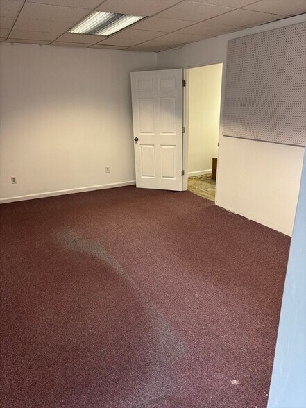More Photos Of 347 W Grove St, Middleborough Office For Sale