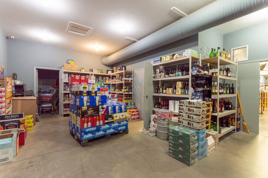 More Photos Of 5922 50 Ave, Stettler Storefront Retail Office For Sale