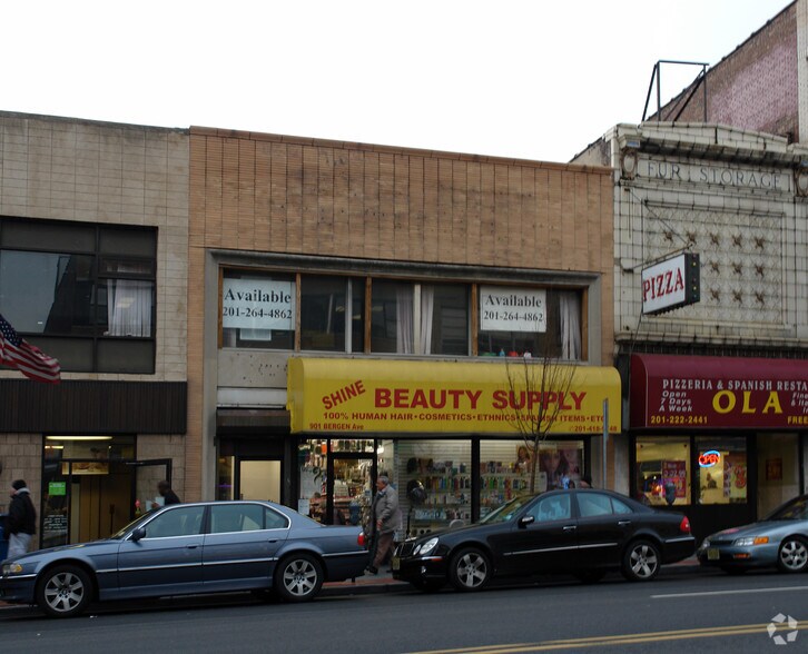 Primary Photo Of 901 Bergen Ave, Jersey City Storefront Retail Office For Lease