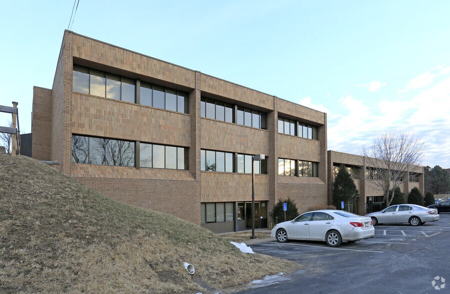More Photos Of 750 S Plaza Dr, Saint Paul Medical For Lease