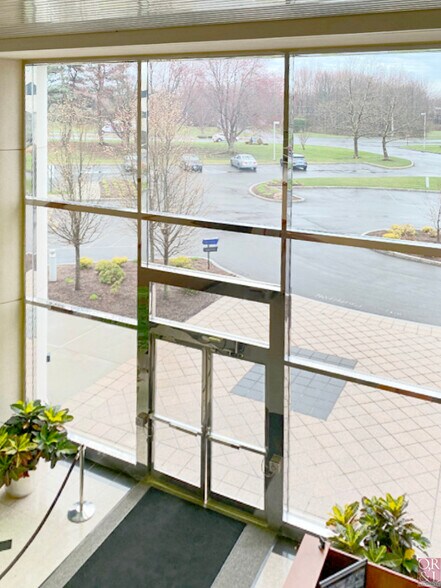 More Photos Of 200 Day Hill Rd, Windsor Office For Lease