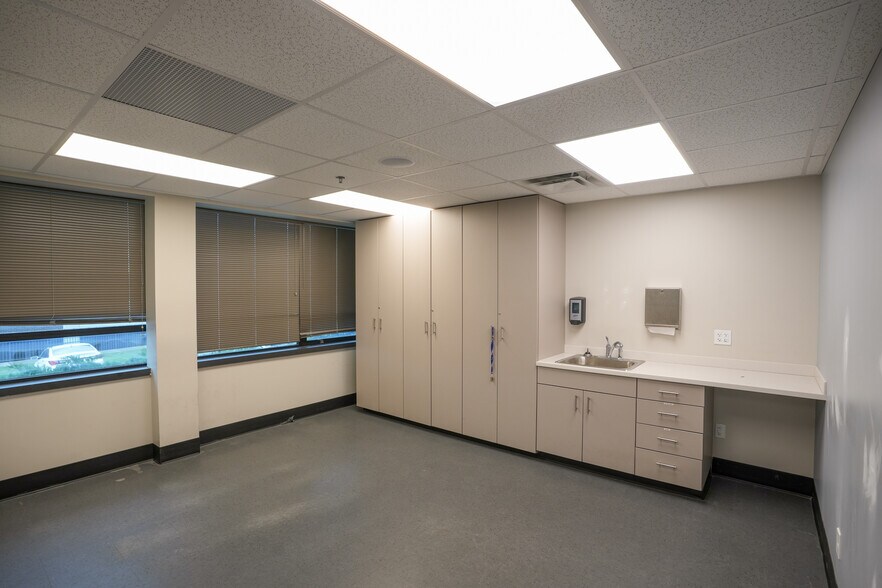 More Photos Of 120 Prosperous Pl, Lexington Office For Lease
