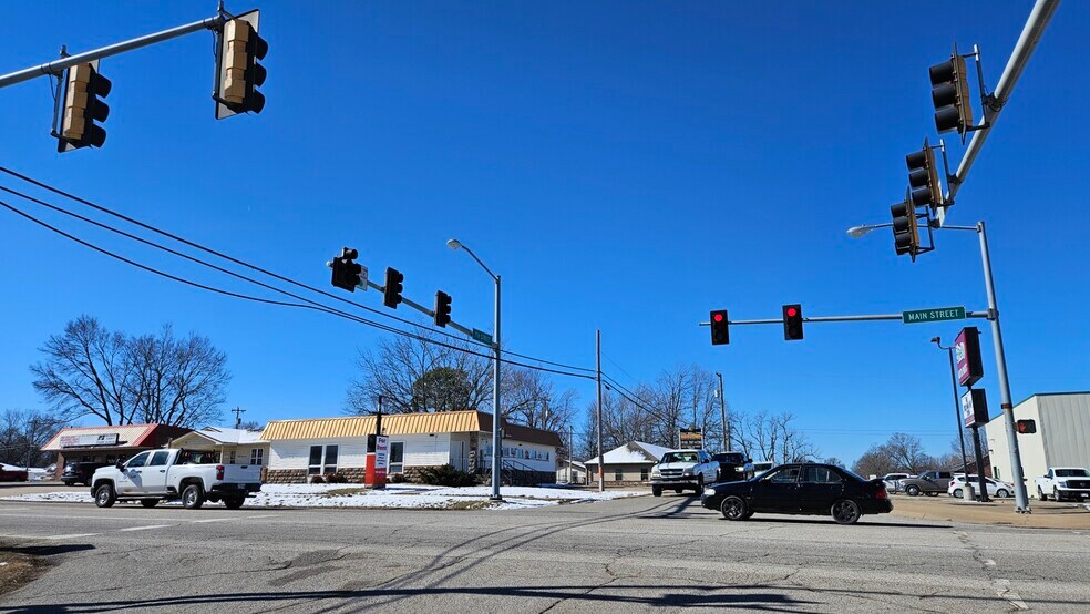More Photos Of 700 S Main St, Grove Medical For Sale