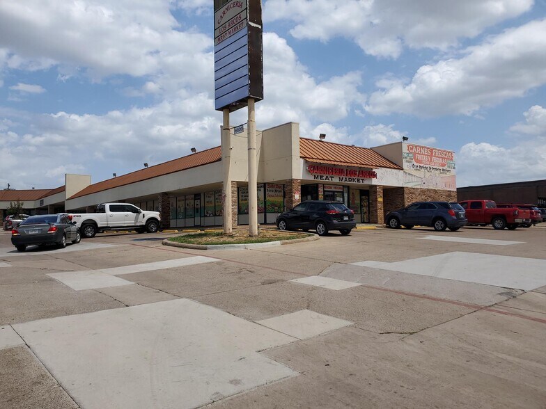 More Photos Of 6809 McCart Ave, Fort Worth Unknown For Lease