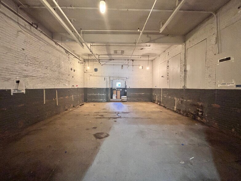More Photos Of 30 Lenox St, New Haven Warehouse For Lease