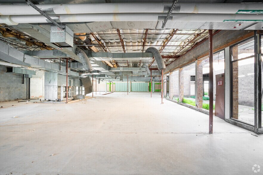 More Photos Of 3100 Gulf Fwy, La Marque Office For Sale