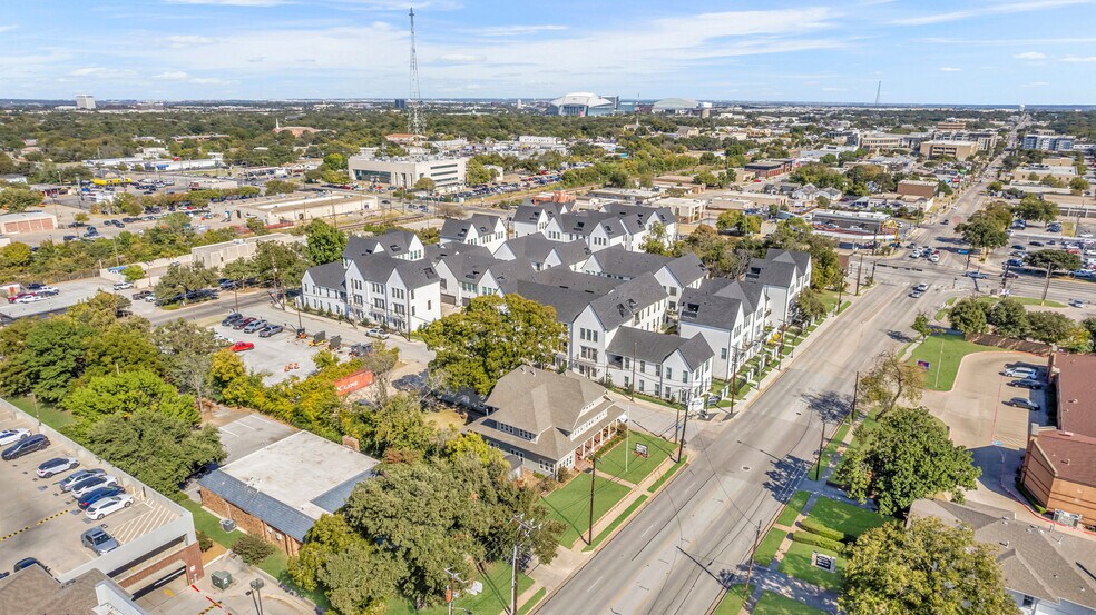 More Photos Of 721 W Abram St, Arlington Medical For Lease