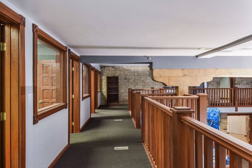 More Photos Of 30 S Shumway Ave, Batavia Office For Sale