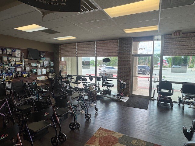 More Photos Of 1103-1127 E Villa Maria Rd, Bryan Unknown For Lease