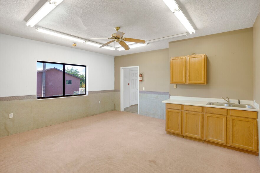 More Photos Of 140 Central St, Colorado City Office For Sale