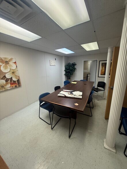 More Photos Of 5538 Maccorkle Ave SE, Charleston Office For Lease