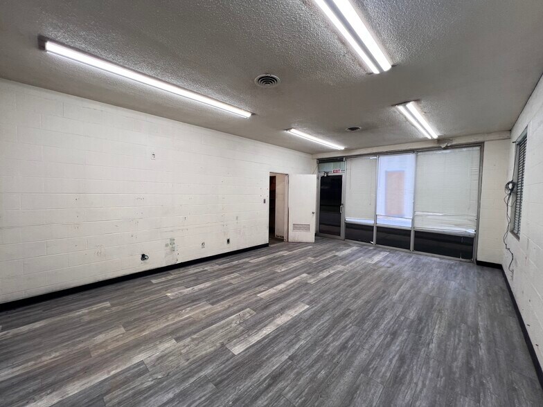 More Photos Of 211 W Walnut Ave, McKenzie General Retail For Lease