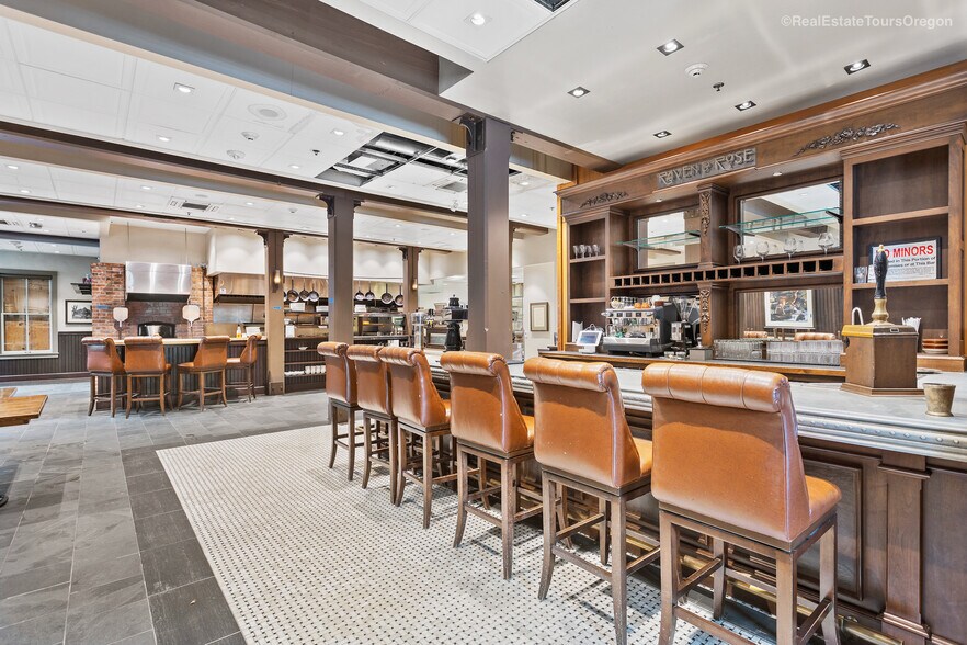 More Photos Of 1331 SW Broadway St, Portland Restaurant For Sale