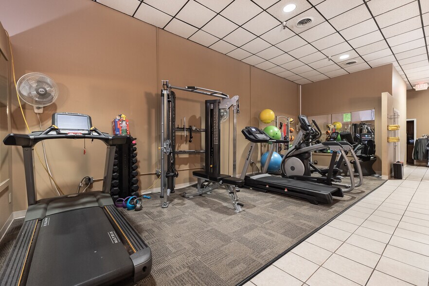 More Photos Of 128 W 8th St, Monroe General Retail For Sale