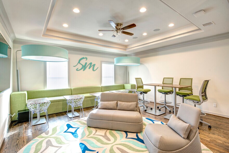 More Photos Of 638 Heights Blvd, Houston Office For Sale