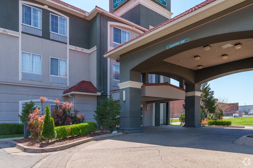 More Photos Of 23 N 67th East Ave, Tulsa Hotel For Sale