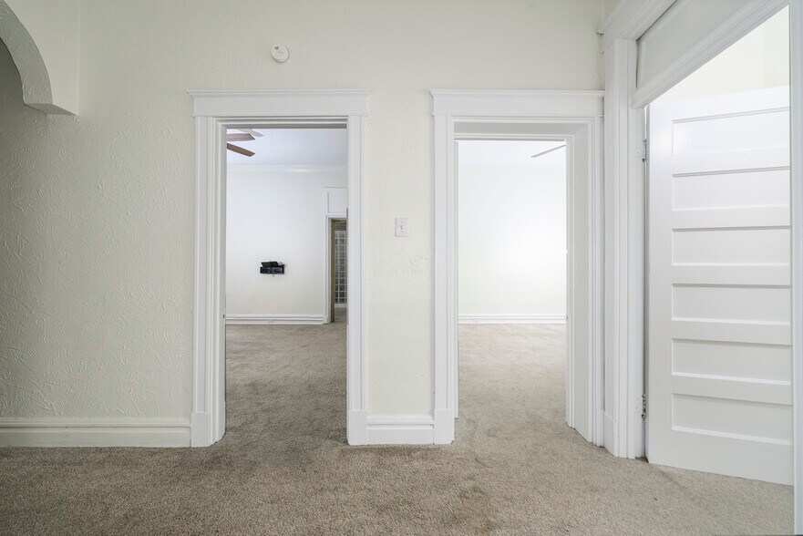 More Photos Of 4374-4382 W Pine Blvd, Saint Louis Office For Sale
