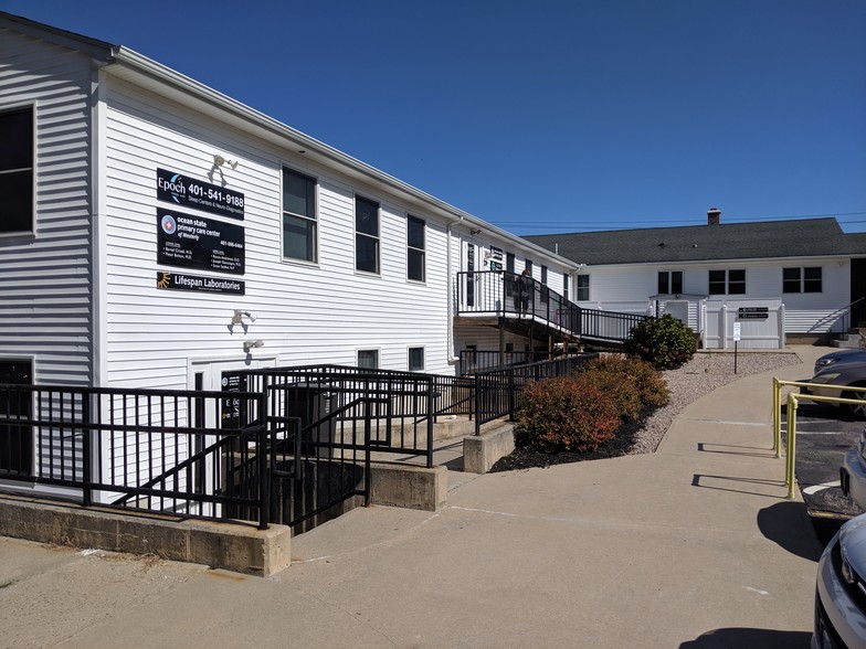 Primary Photo Of 77 Franklin St, Westerly Medical For Lease