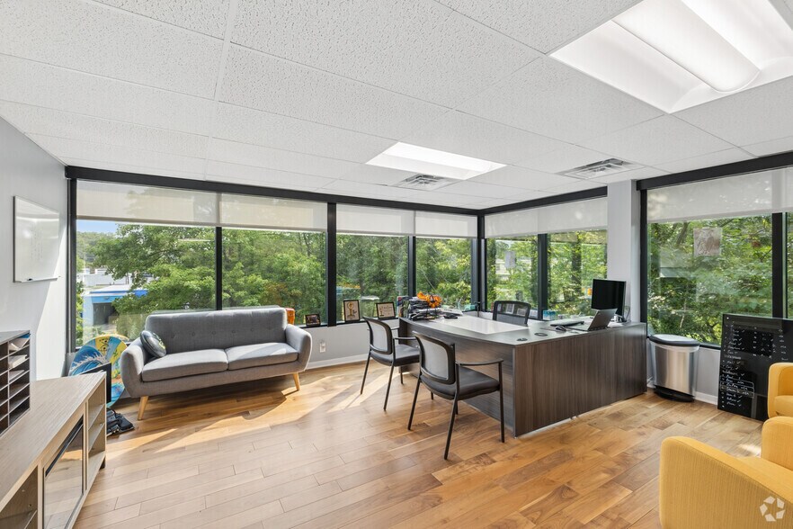 More Photos Of 523 Hollywood Ave, Cherry Hill Office For Lease