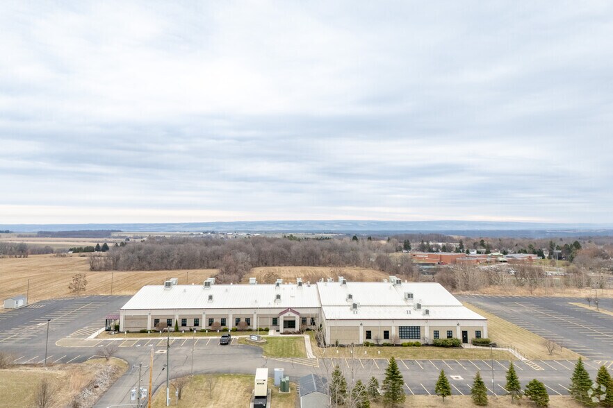 More Photos Of 20 Parker Ln, Perry Office For Sale