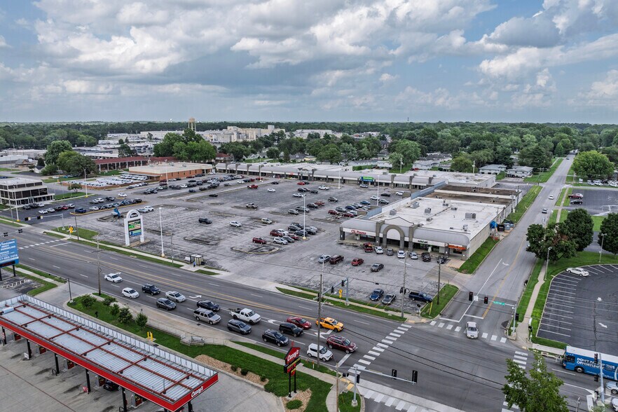 More Photos Of 1444-1540 S Glenstone Ave, Springfield General Retail For Lease
