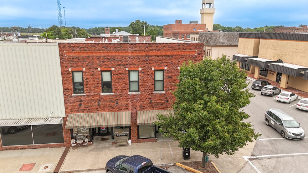 Primary Photo Of 301-303 W Reed St, Moberly Office For Lease