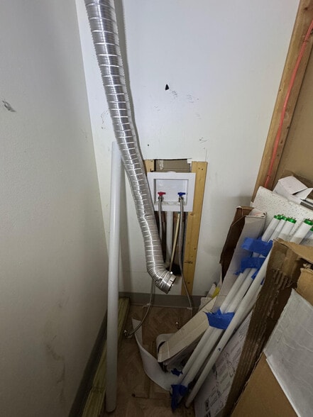 More Photos Of 1760 Lee Rd, Douglasville Unknown For Lease