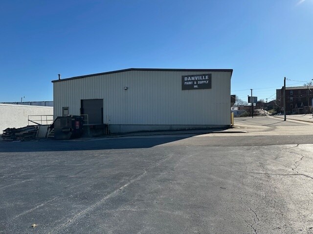 More Photos Of 532 Monroe St, Danville Freestanding For Sale