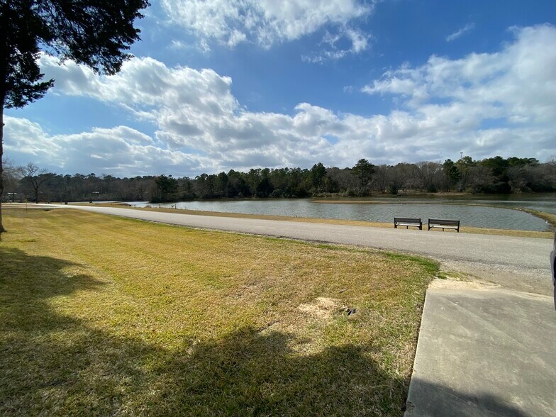 More Photos Of 561 Lakeway Dr, Montgomery Specialty For Sale