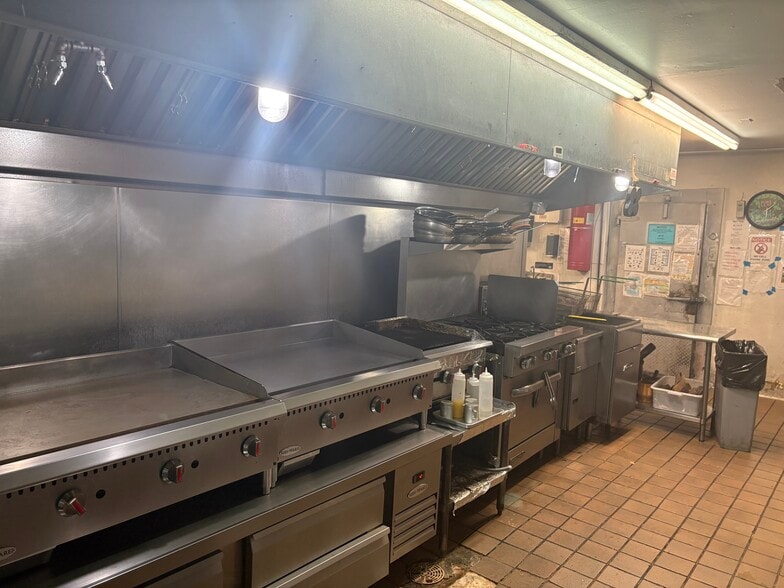 More Photos Of 925 N Semoran Blvd, Orlando Restaurant For Lease
