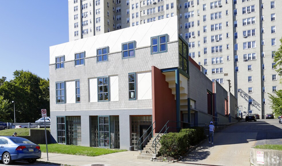 357 N Craig St, Pittsburgh, PA 15213 Office For Lease