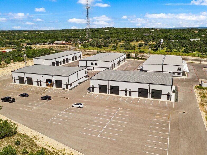 More Photos Of 529 SH 46 E, Boerne Warehouse For Lease
