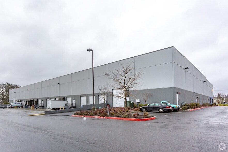 More Photos Of 19475 SW 118th Ave, Tualatin Warehouse For Lease