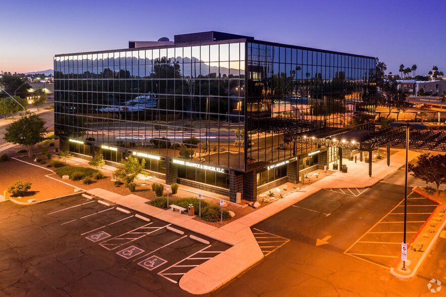 More Photos Of 333 N Wilmot Rd, Tucson Office For Lease