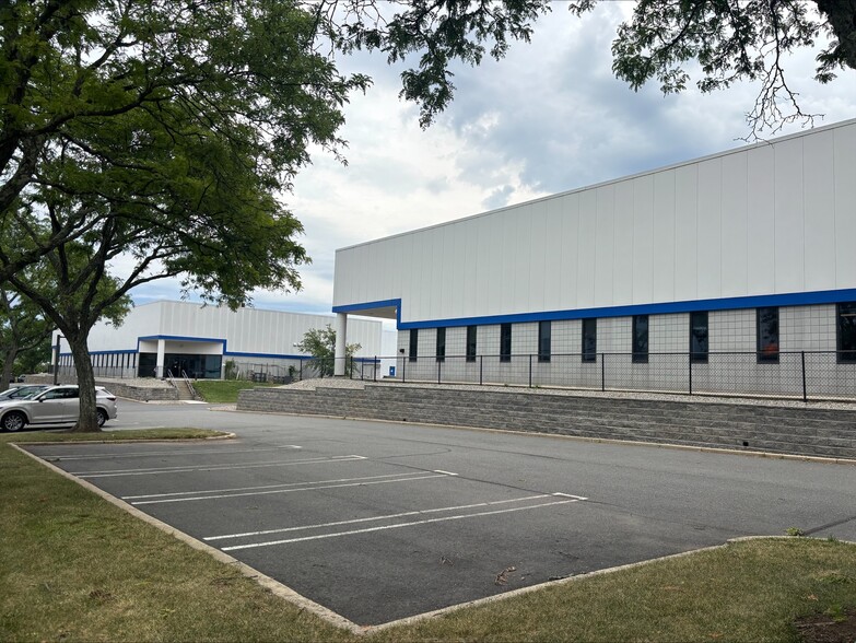 More Photos Of 121 W Ethel Rd, Piscataway Unknown For Lease