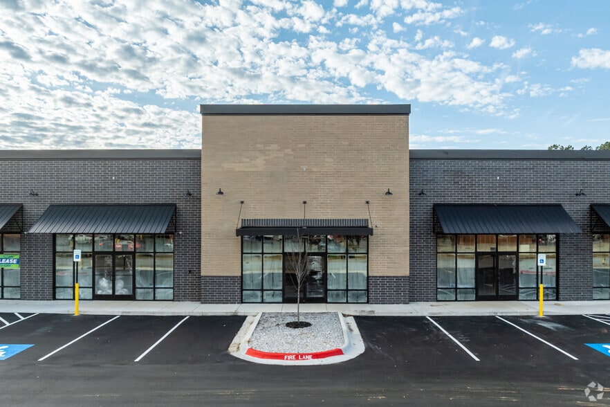 More Photos Of 184 South Maestri Road, Tontitown General Retail For Lease