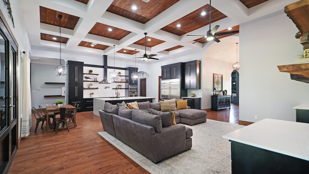 More Photos Of 10511 W Hidden Lake Ln, Richmond Specialty For Sale