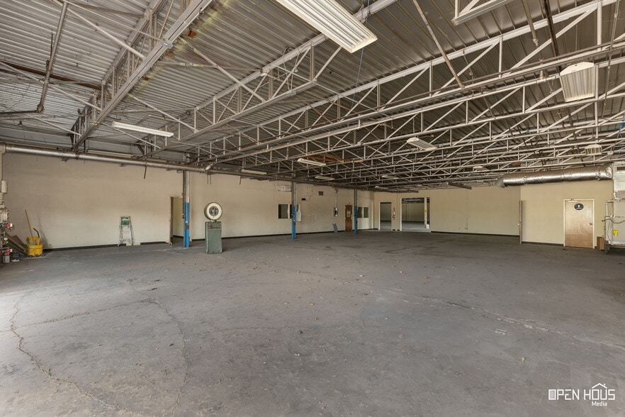More Photos Of 2200 5th St, Wichita Falls Warehouse For Sale